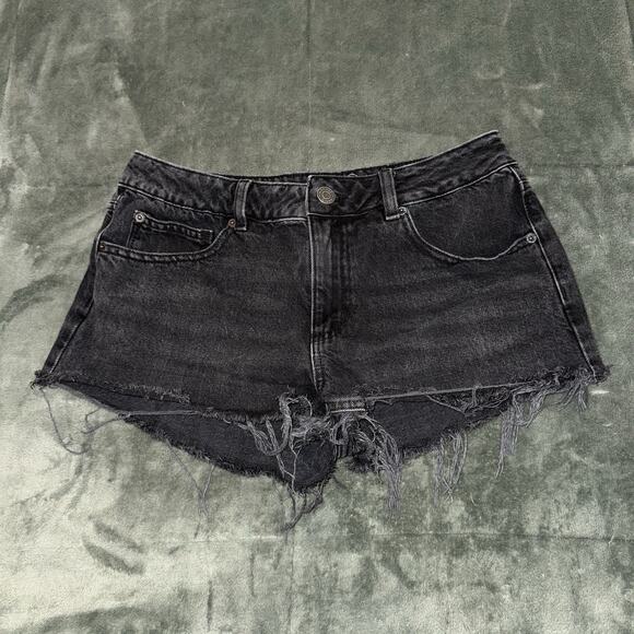Garage Denim Festival Shorts Black Cut Off Raw Hem Distressed Juniors Size 7/28 - Picture 1 of 7